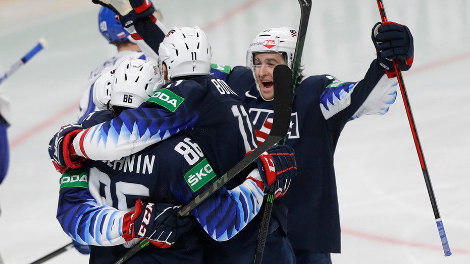 US advances to world hockey semifinals; Germans stun Swiss