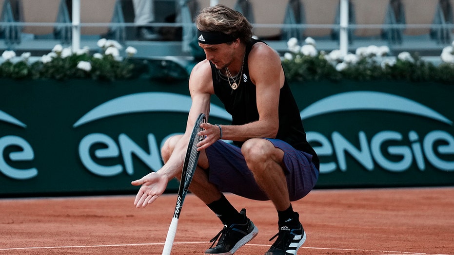 Zverev reaches 3rd Grand Slam semifinal, 1st at French Open
