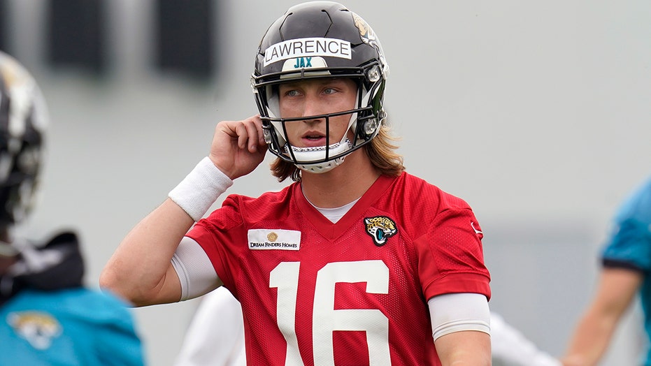 Trevor Lawrence inks $36.8 million rookie contract with Jaguars