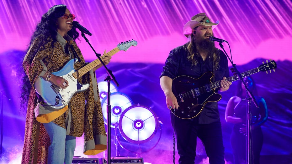 H.E.R., Chris Stapleton steal show at 2021 CMT Music Awards: ‘That’s more like it’