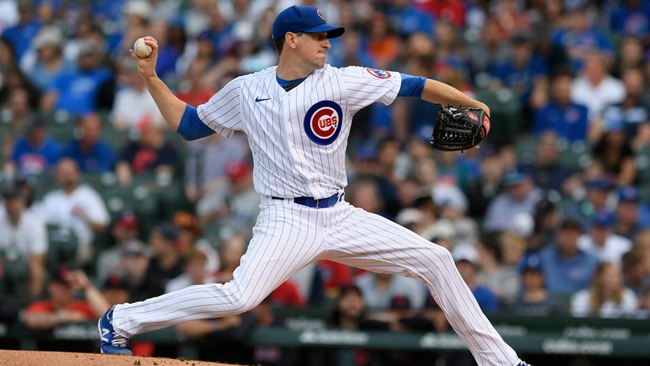 Hendricks dominates, Bryant homers as Cubs beat Indians 7-1