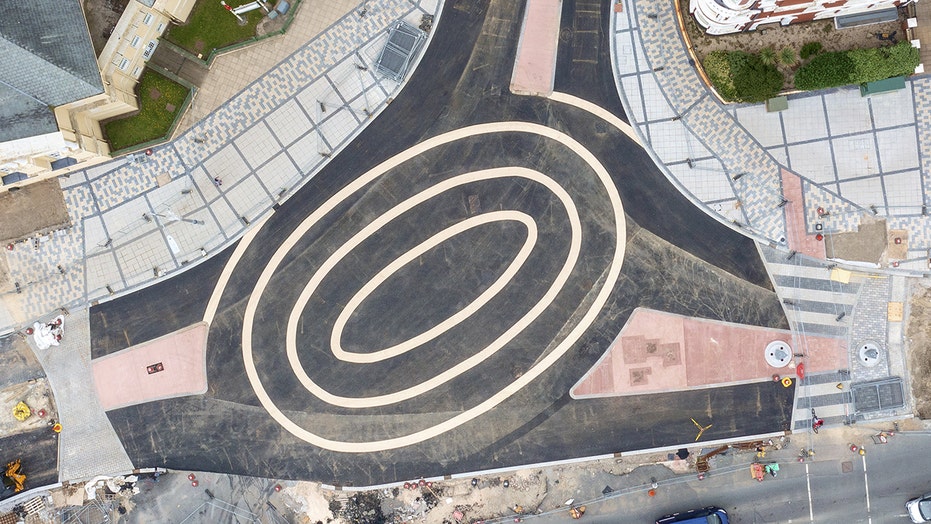 British drivers baffled by bizarre roundabout painted on road