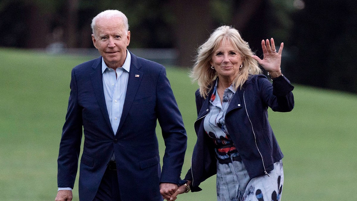 Joe Biden and Jill Biden on the White House lawn
