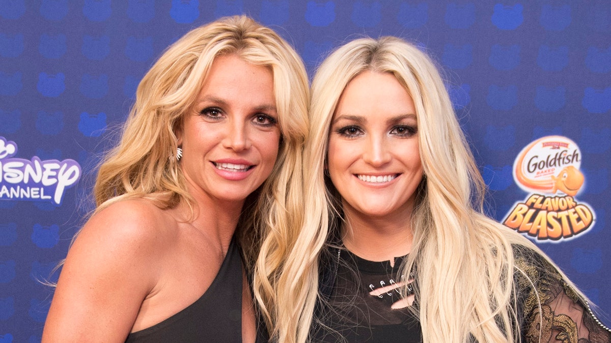 Jamie Lynne Spears (right) is reportedly the only member of Britney Spears' (left) family that is not on her payroll. (Image Group LA/Disney Channel via Getty Images)