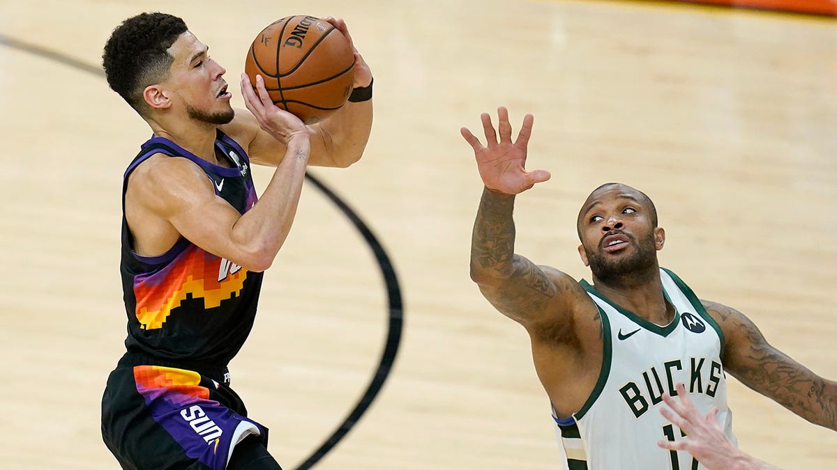 Devin Booker Leads Scorching Suns To Crucial Game 2 Victory Over Bucks Fox News