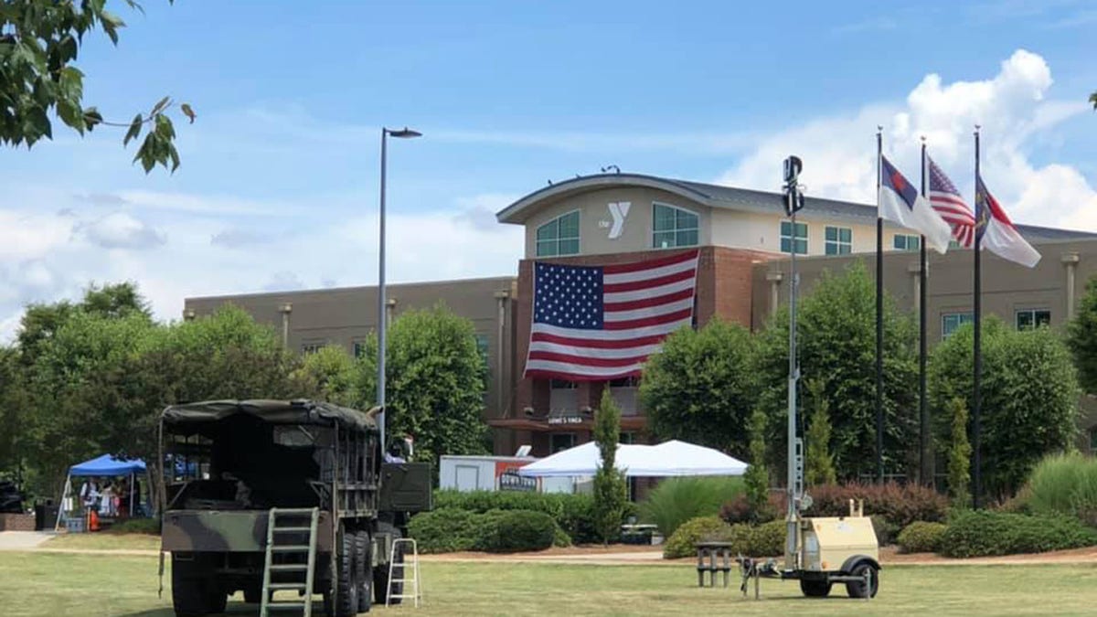 Week 1. The flag and inflatables come out. Check in from NC. : Browns