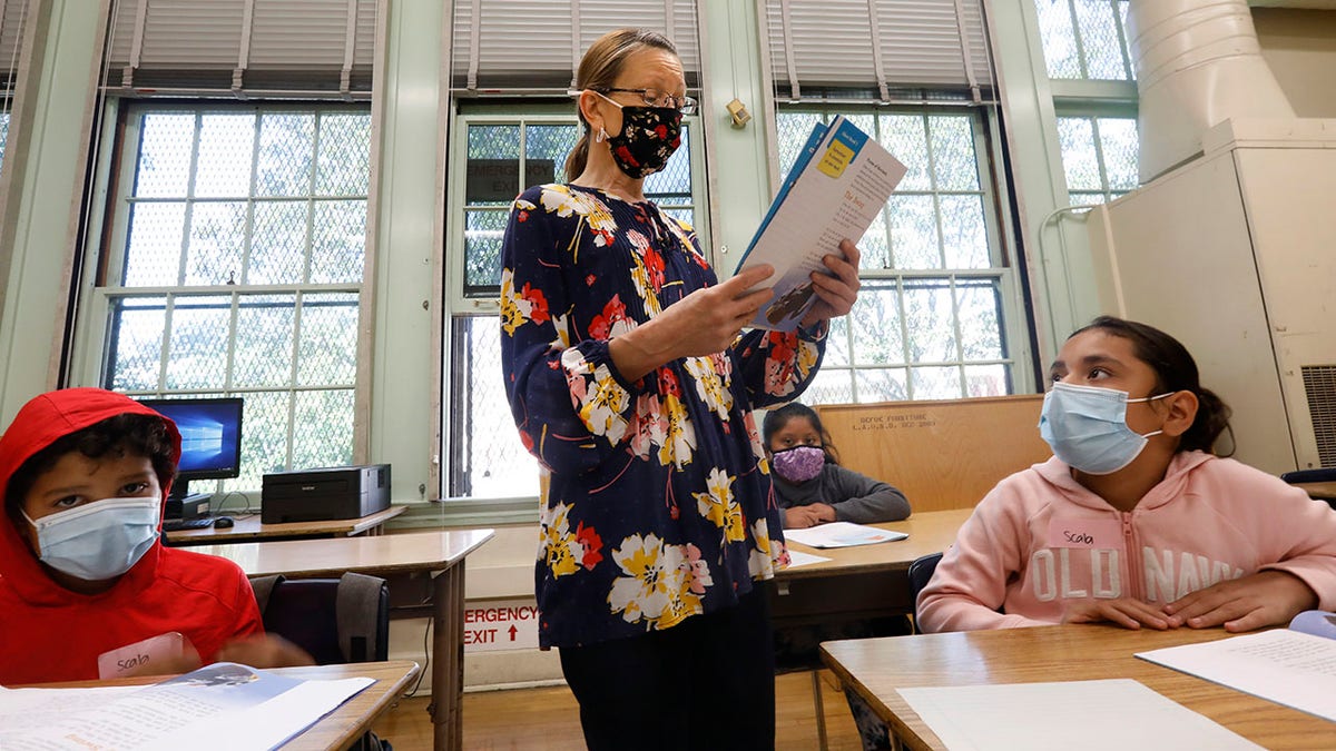 Los Angeles, school, masks