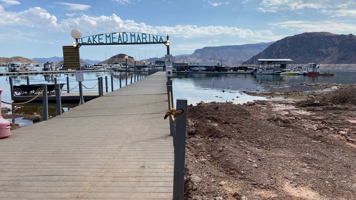 Lake Mead, Hoover Dam face historically low water levels amid drought | Fox News