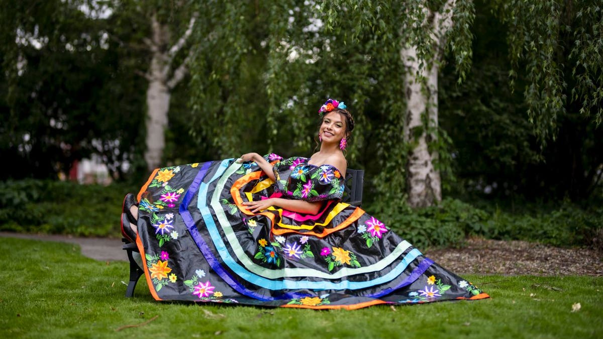 Duct tape cheap prom dress scholarship