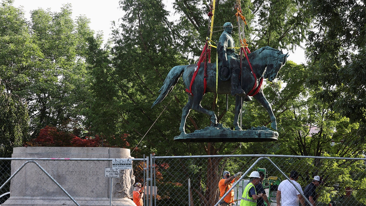 Statue Of Confederate General Robert E.Lee Melted At A Ceremonial Event