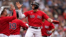 Dodgers acquire Kiké Hernandez from Red Sox in exchange for two minor league relievers