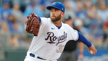 Dodgers get Royals left-hander Danny Duffy for playoff push