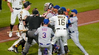 Pirates top Mets 4-1 after shoving match; Lindor injured