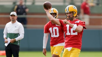 Aaron Rodgers says he spoke to Jordan Love during Packers uncertainty: 'I went through that'