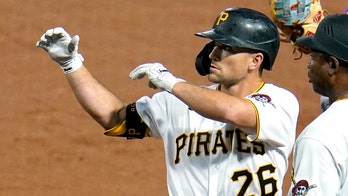 Pirates trading All-Star 2B Frazier to Padres