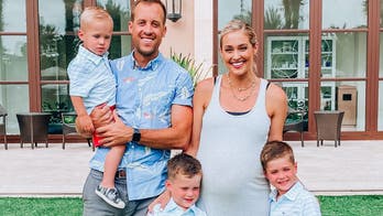 Mom's viral photo encouraging kids to get outside sparks screen time debate