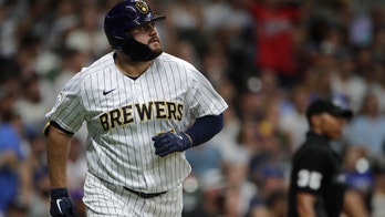 Tellez homers twice to help Brewers beat White Sox 6-1