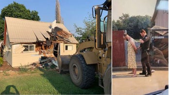 Washington man in yellow dress steals school bus, rams front-end loader into estranged wife’s home: deputies