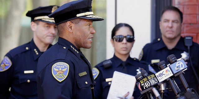San Francisco Police Chief Bill Scott speaks to reporters in San Francisco. San Francisco saw an increase in shootings in the first half of 2021 compared to the same period in 2020, and a slight uptick in aggravated assaults like those seen in viral videos. 斯科特说, Monday that retail robberies have declined despite brazen thefts caught on video. (AP Photo/Jeff Chiu, 文件)