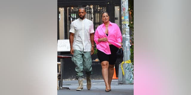 Ashley Graham and her husband Justin Ervin took a walk through New York City two days after the supermodel announced she’s expecting baby no. 2.