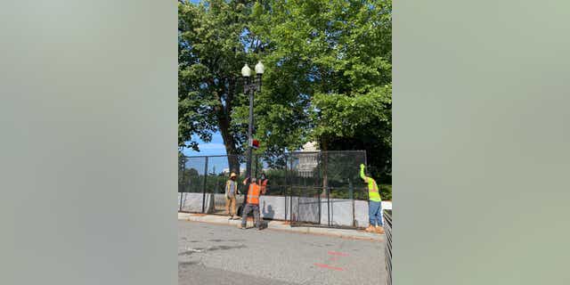 The Capitol fence directly in front of the U.S. Supreme Court is taken down. (Kelly Laco/Fox News)