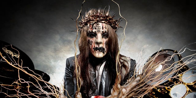 Joey Jordison in his Slipknot garb.
