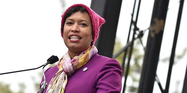 DC Mayor Muriel Bowser attends Women's March in Washington on January 21, 2017 in Washington, DC (Photo by Theo Wargo / Getty Images)