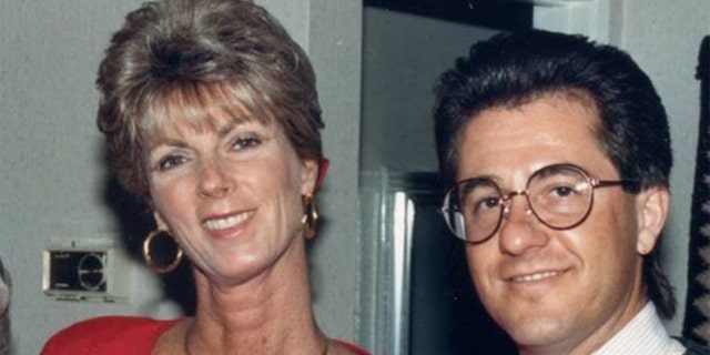 Paul Curry, a 'Jeopardy!' champ, wooed Linda Kinkade with his intelligence.