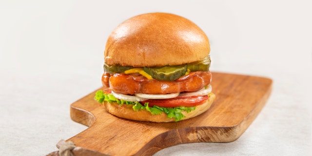 Rastelli's called its food innovation an improvement on traditional hot dogs, describing it as "flat for more surface area, easier condiment-holding ability, and no casing."