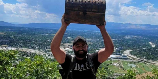 Andy Swanger, from Draper, Utah, found a $10,000 cash treasure hidden in the mountains of Utah. 