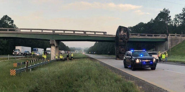 dump truck driver fails to lower bed hits overpass 2017 dump truck driver fails to lower bed hits overpass 2017