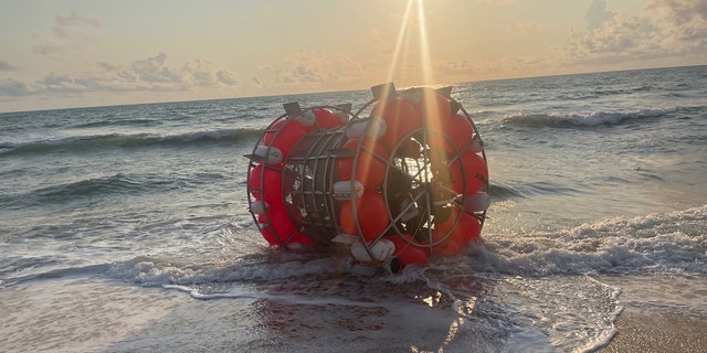 sports, travel, Florida man in bubble-like vessel washes up on beach!, News Without Politics, NWP, odd news, unbiased news stories