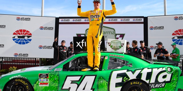 Kyle Busch makes it 5-for-5 as he retires from NASCAR Xfinity series