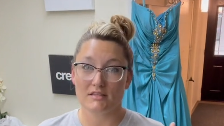 Shop owner finds mysterious note on donated prom dress: 'Give her a chance'