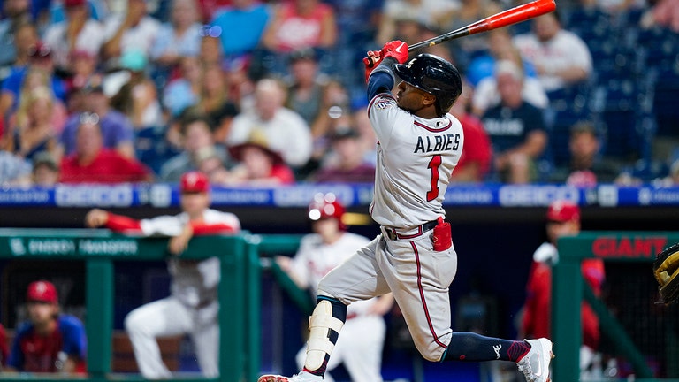 Five homers help Braves power past Phillies, 15-3