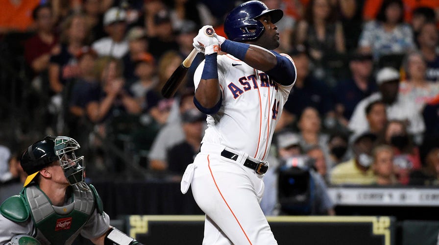 Jose Altuve Hits Go-Ahead 3-Run Home Run  Astros vs. Yankees (May 6, 2021)  