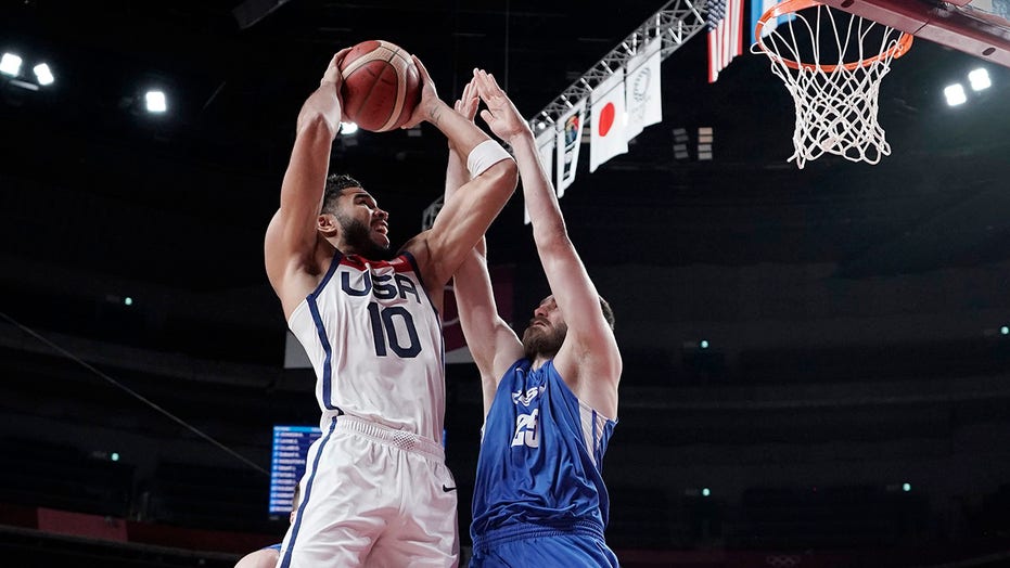 To The Quarters Usa Routs Czech Republic 119 84 In Tokyo Fox News