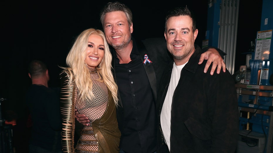 Carson Daly officiated Blake Shelton, Gwen Stefani’s wedding and revealed details about their vows