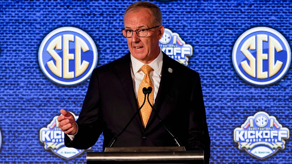 Sankey joins call for change in college athletics oversight
