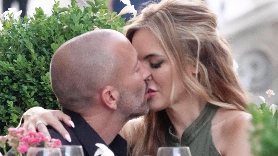 ‘Selling Sunset’s Jason Oppenheim, Chrishell Stause pack on PDA in Rome after she confirms romance with broker