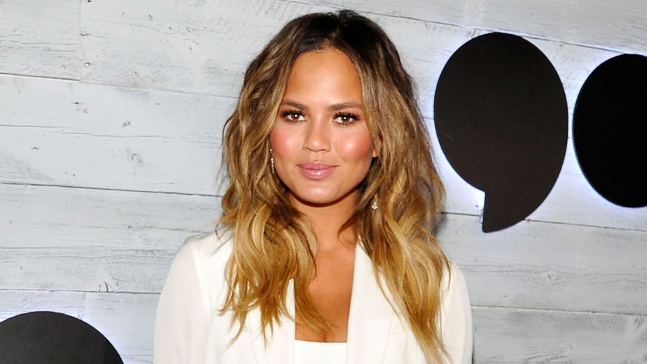 Chrissy Teigen cries after receiving fan letters about her pregnancy loss: ‘I love you guys’