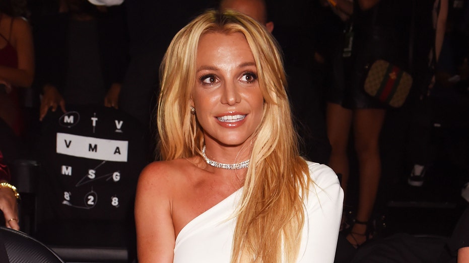 Britney Spears Father Jamie Plans To Step Down From Conservatorship Fox News