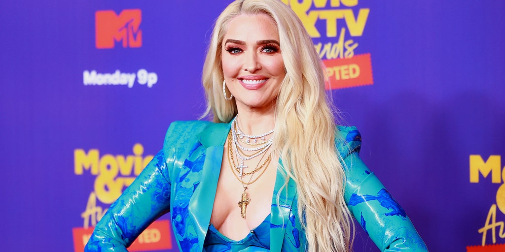 Erika Jayne slammed in new bankruptcy lawsuit docs: 'The glam cannot be supported by a sham' - Vimarsana News