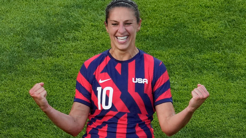 US soccer star opts not to join teammates in pre-match kneeling