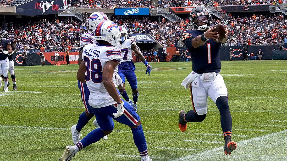 Bears' Justin Fields throws brutal interception off Commanders defender's  helmet near end zone