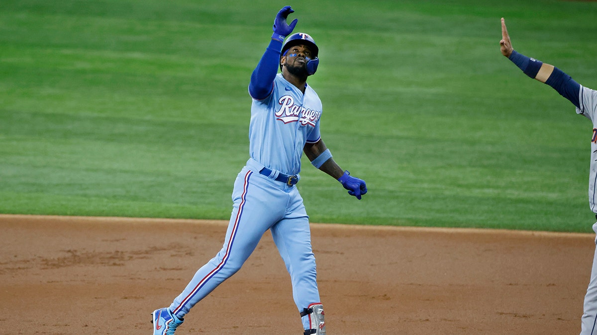 García slam for Rangers in 13-2 win to avoid sweep by Astros