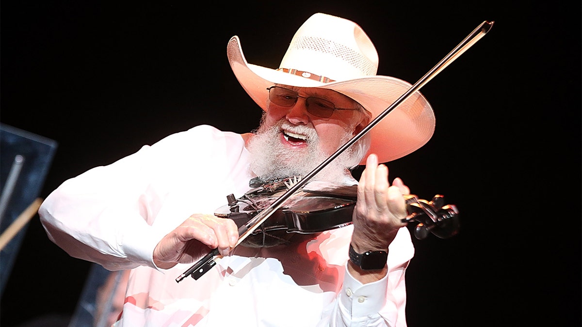 Charlie Daniels fiddler
