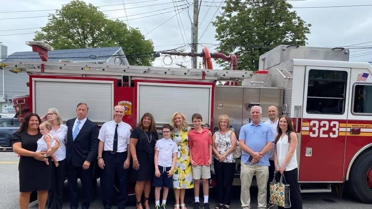 Janice Dean, husband Sean Newman and family members at the memorial service for Sean's parents Mickey and Dee Newman on Aug. 9, 2021 in Brooklyn, N.Y.