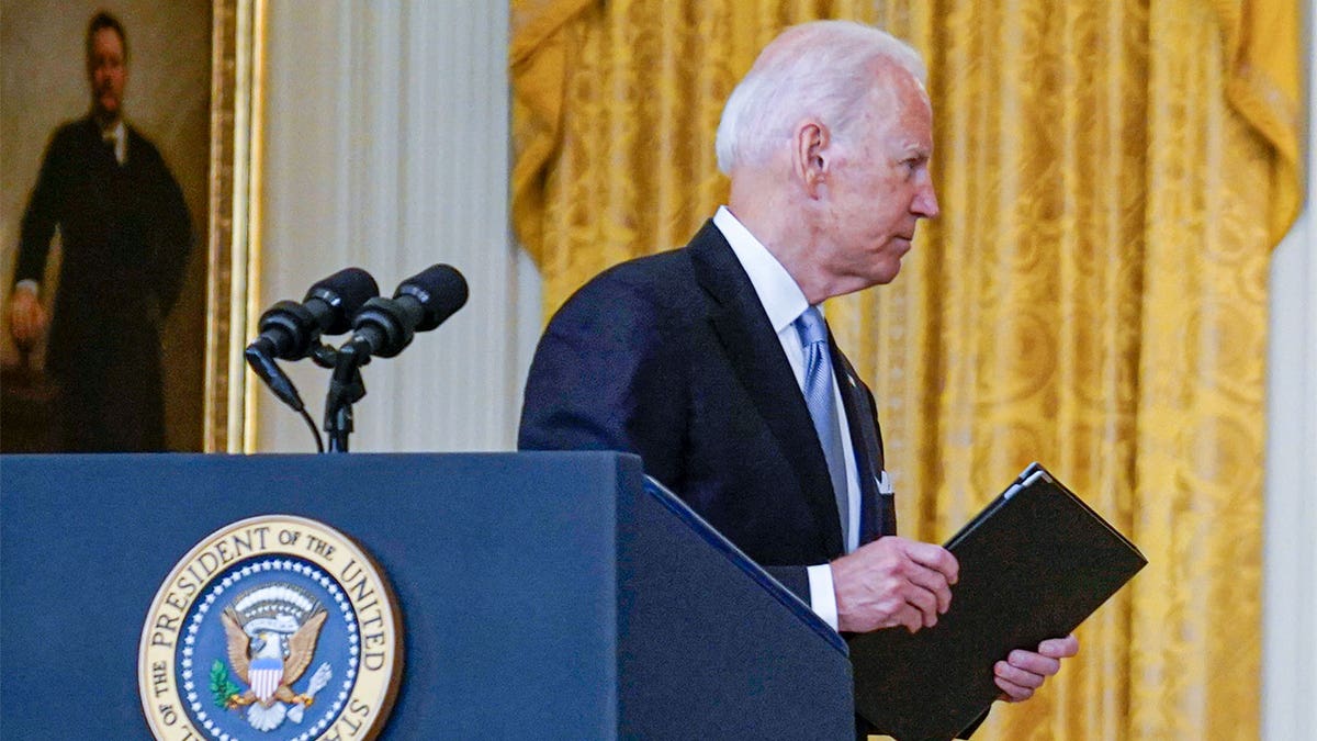 Joe-Biden-speaks-east-wing-white-house