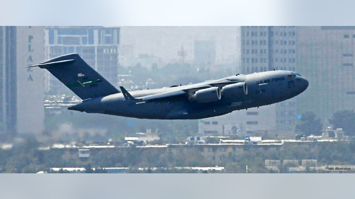 Cargo plane takes off from Kabul